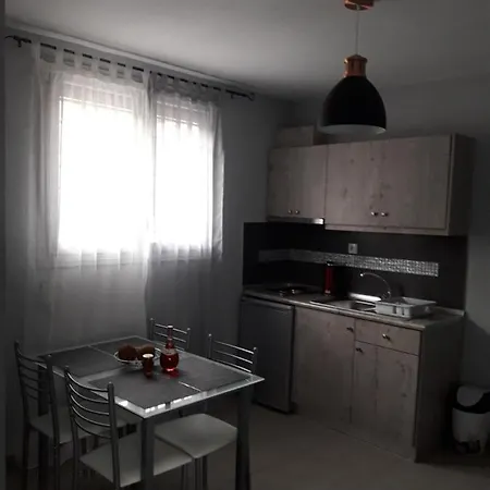 Aegli House *