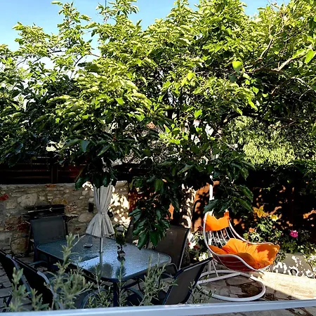 Aegli House *